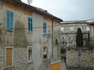 CENTAR, STAN SA POGLEDOM NA ARENU