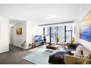 Space, Style, and Yarra River Views!