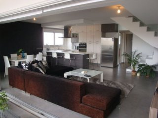 FOR SALE 2 LEVELS 3 BED APARTMENT IN..