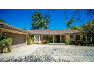 8934 Balcom Avenue | Northridge..
