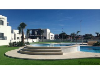 Nice quadstyle property with 3 bedrooms and 3 bathrooms...