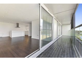2 Bedroom Purpose Built, Leasehold