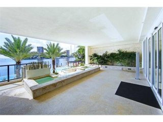 6 bedroom Flat For Sale: 3535 Hiawatha..