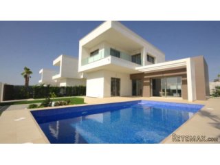 Exclusive detached villa ,three beds, three baths in the..