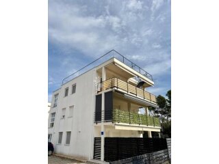 Zadar,Petrčane-IZVRSNA LOKACIJA-Novouređeni 2S (81m2)-1.kat