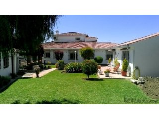 260 square meters, three bedrooms, 3 separate bathrooms...
