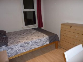 Single with double bed near Tottenham..