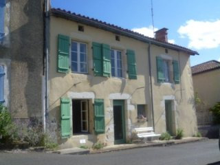 Lovely Spacious Stone House In A..