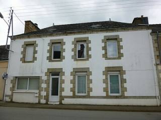 Village property, 4 bedrooms..
