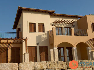 Luxury Apartment In Theseus Village