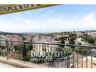 Bright 1/2 Bedrooms Apartment
