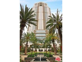 2 bedroom Flat For Sale: 1 West Century..