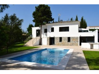 4 Bedrooms - Villa - Malaga - For Sale