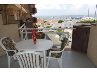 ROSES: Beautifully located apartment by..