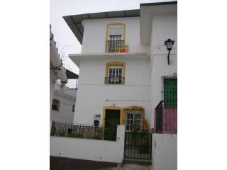 Town House - A 3 level townhouse..