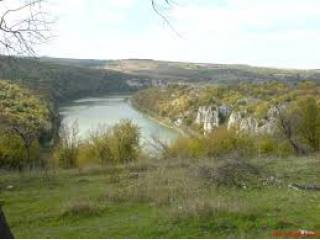 Bulgarije :107 Dka ( 10.7 Hectare)..