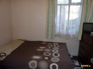 Single with double bed near Tottenham..