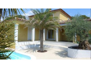 Villa with Pool For Sale