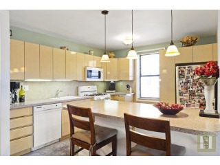 2 bedroom Apartment For Sale: 2550..