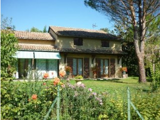 In A Beautful Bastide Town In The Heart..