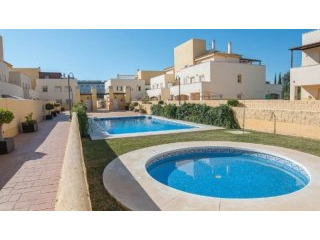 3 bedroom, 2 bathroom Apartment, (build..
