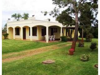3 Bedroom House - For Rent - El Tesoro