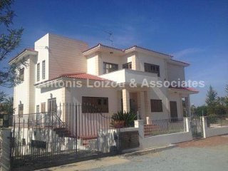 5 Bedroom detached Villa at Nisou