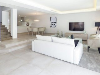 3 Bedroom Apartment For Sale Situated..