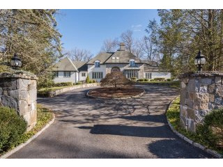 6 bedroom House For Sale: 3 Gaston Farm..
