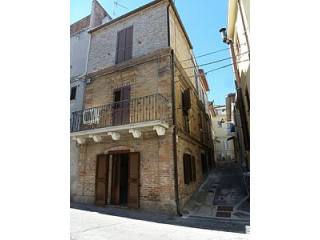 Beautiful restored townhouse close to..