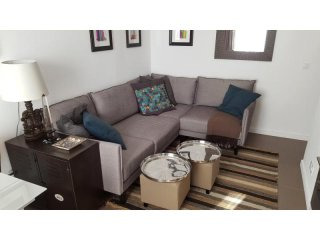 Modern 1 Bed Apartment Right Next To..