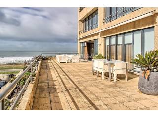 Gorgeous 4 Bedroom Apartment in Leca da..