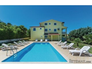 Poreč, okolica, obiteljska kuća sa pet apartmana