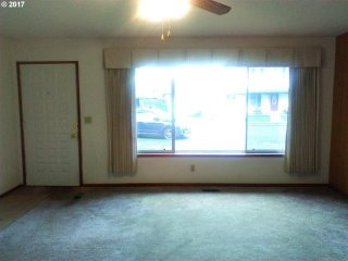 2736 MAYWOOD DR, Forest Grove, Oregon..