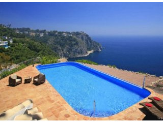 Luxury Villa With Fantastic Sea Views