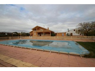 3-4 houses in Yecla Murcia, perfect for..