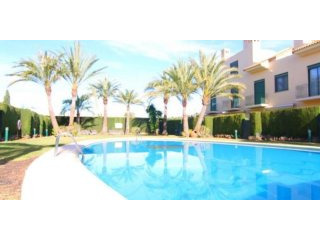 3 Bedroom 3 Bathroom Terraced house in..
