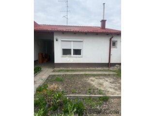 KUĆA ZA RUŠENJE SA NOVOM GRAĐEVINSKOM