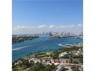 2 bedroom Flat For Sale: 400 S Pointe..