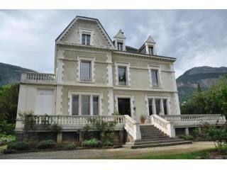 8 bedroom Character For Sale: 38240..