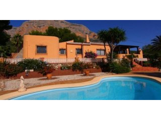 4 Bedroom 2 Bathroom Villa in Javea.