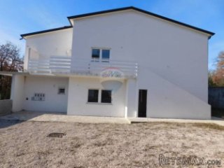Valica - Stan u prizemlju 54m2 PRILIKA!