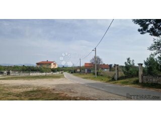 SMOKOVIĆ - POLJOPRIVREDNO ZEMLJIŠTE 1800 M2 - PRODAJA