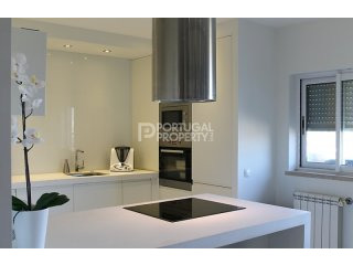 Standout Apartment with Amazing Views..
