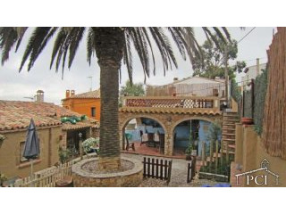 Rustic house in Begur