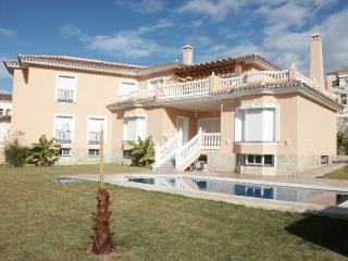 Villa - Brand new villa in Mijas Golf..