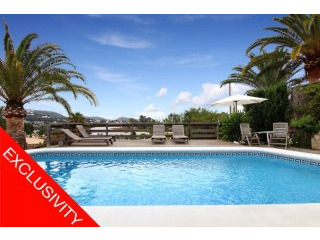 Stunning villa within walking distance..