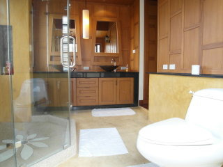 4 bedroom pool villa with sea views..