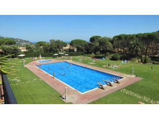 APARTMENT IN A LARGE COMMUNITY IN PRAT..