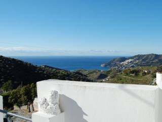 3 Bedroom Country Home with Sea Views..